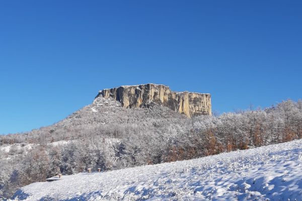 Pietra di Bismantova al Innevata